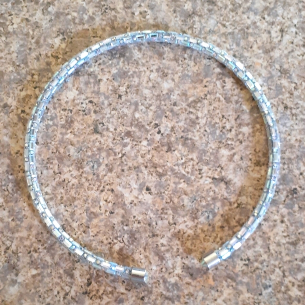 Dazzling new choker necklace
